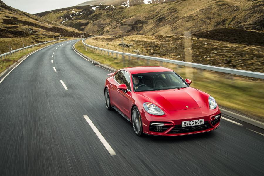  Porsche Panamera Turbo 2016 года  (UK) (фото 10 из 16)